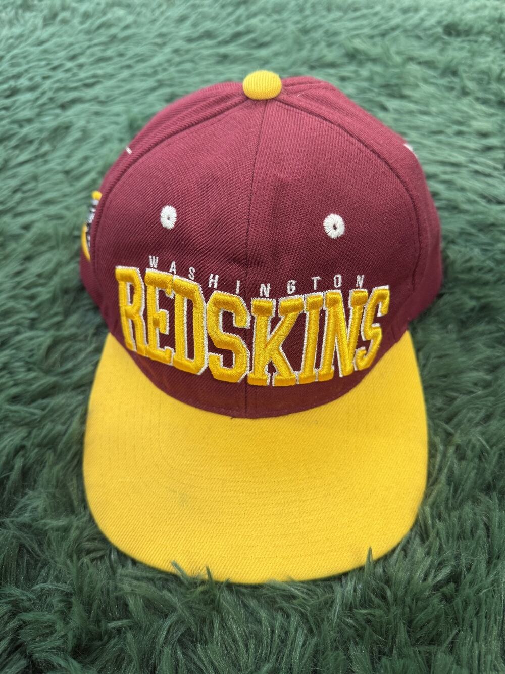 Vintage Washington Redskins NFL Team Apparel Snapback Hat Cap Maroon Yellow Gold